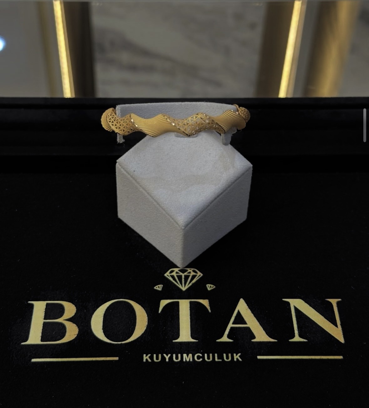 Desenli Dalga Form 22 Ayar Altın Bileklik