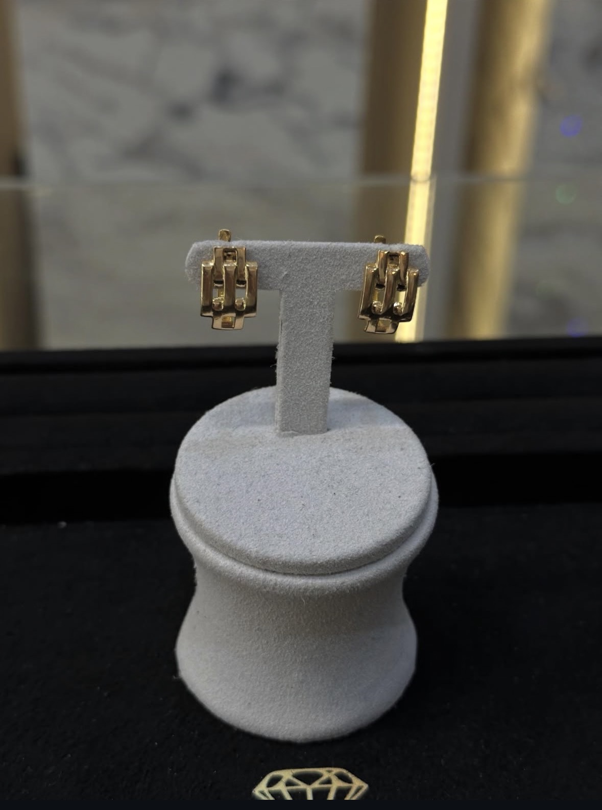 Modern Kilit Detaylı 22 Ayar Altın Küpe