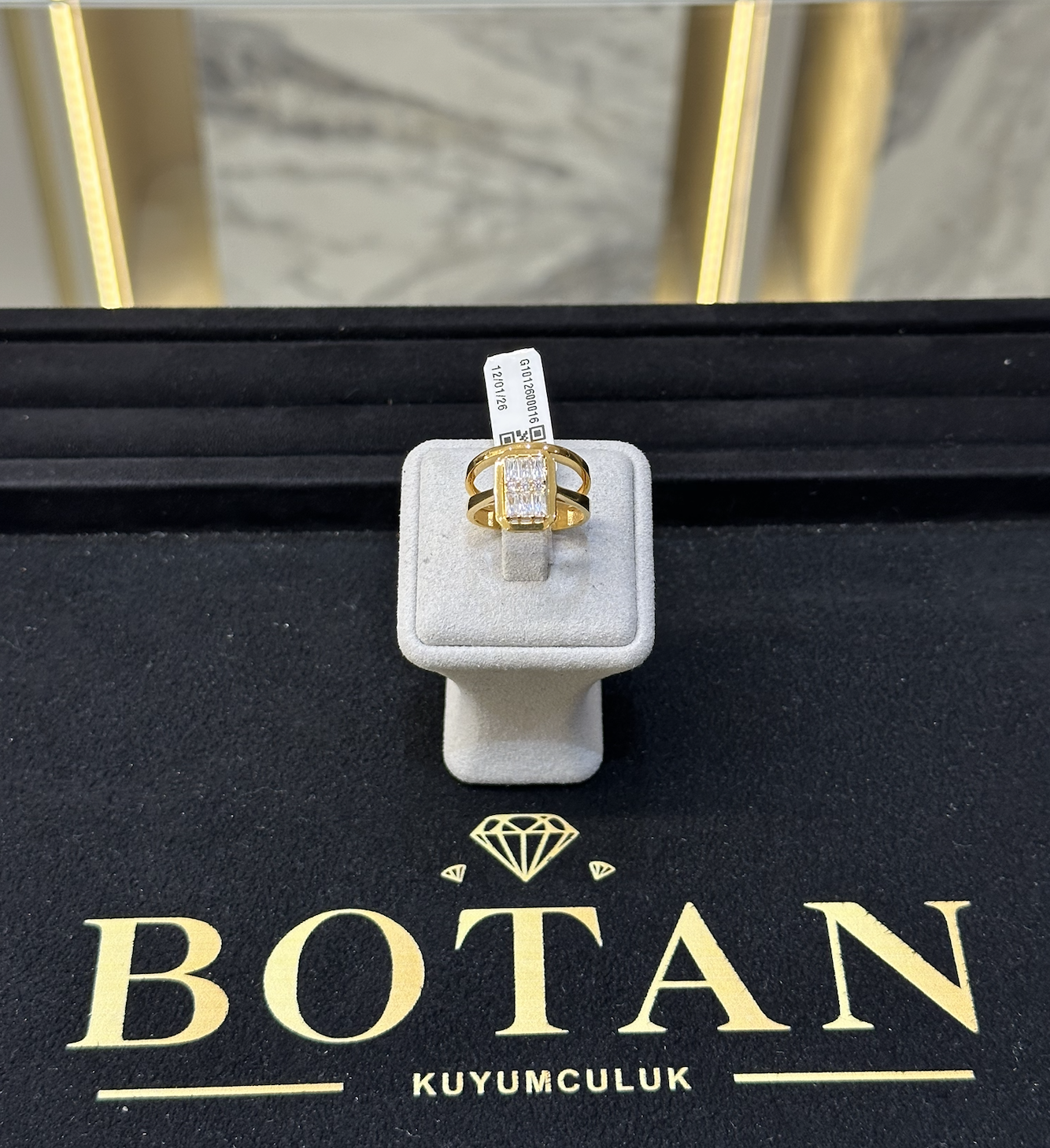 Modern Baget Taşlı 22 Ayar Yüzük